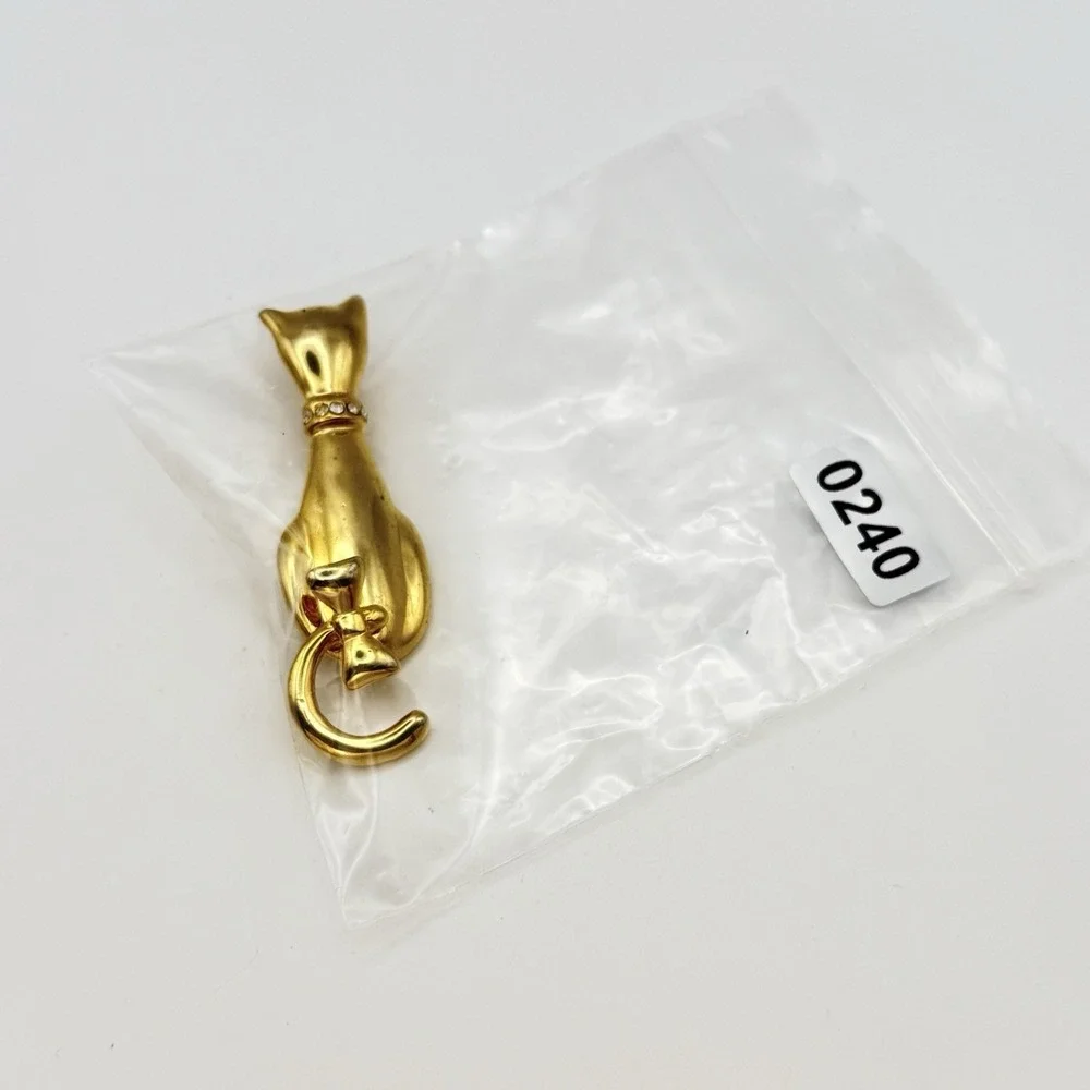 Vintage AAI Articulated Cat Brooch Gold Tone Moving Tail Rhinestones Figural Pin